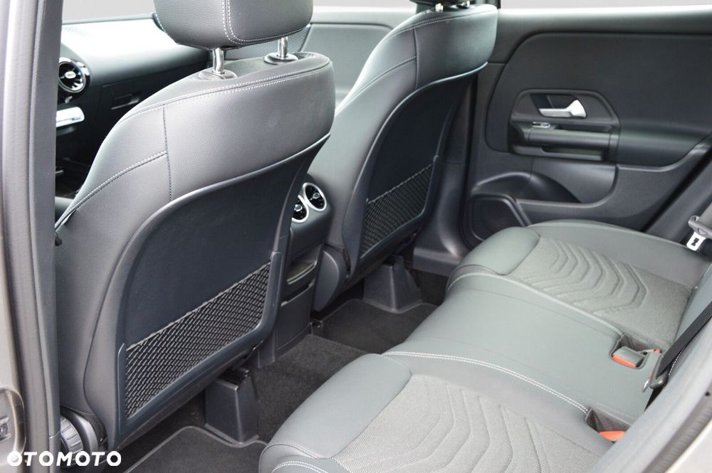 Mercedes-Benz GLA 220 mHEV 4-Matic 8G-DCT - 18
