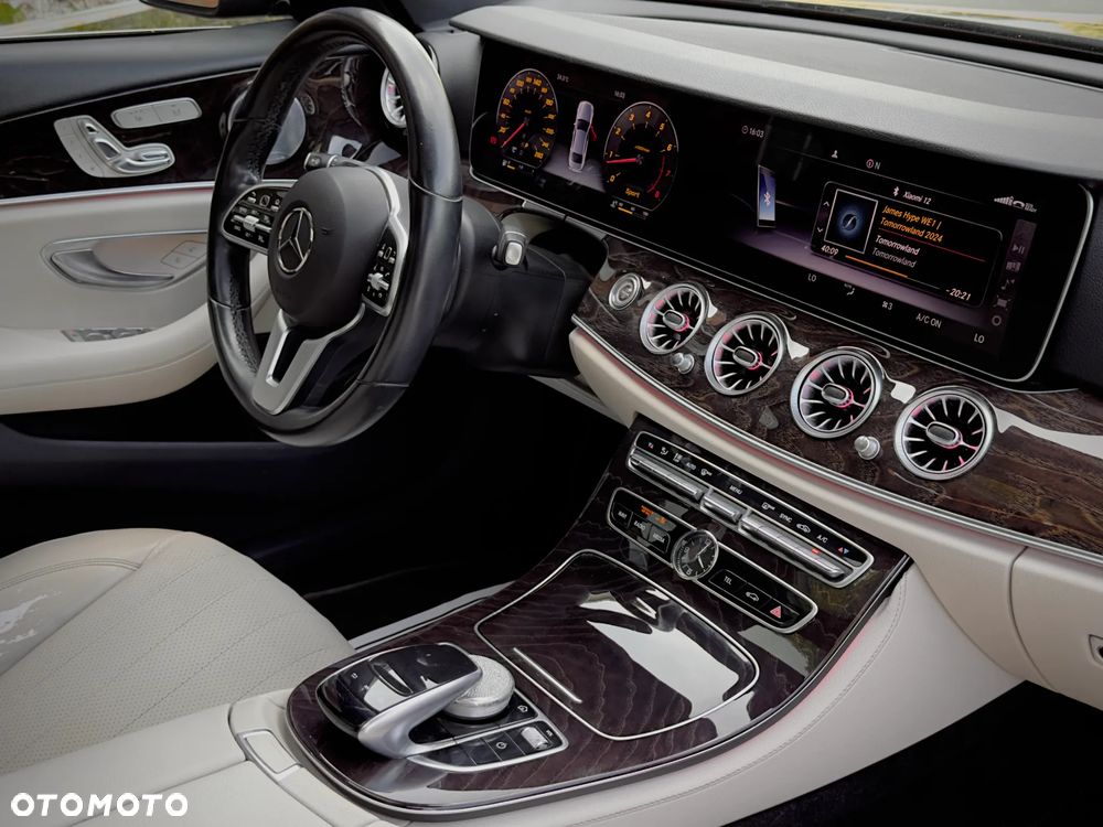Mercedes-Benz Klasa E 300 9G-TRONIC AMG Line - 22