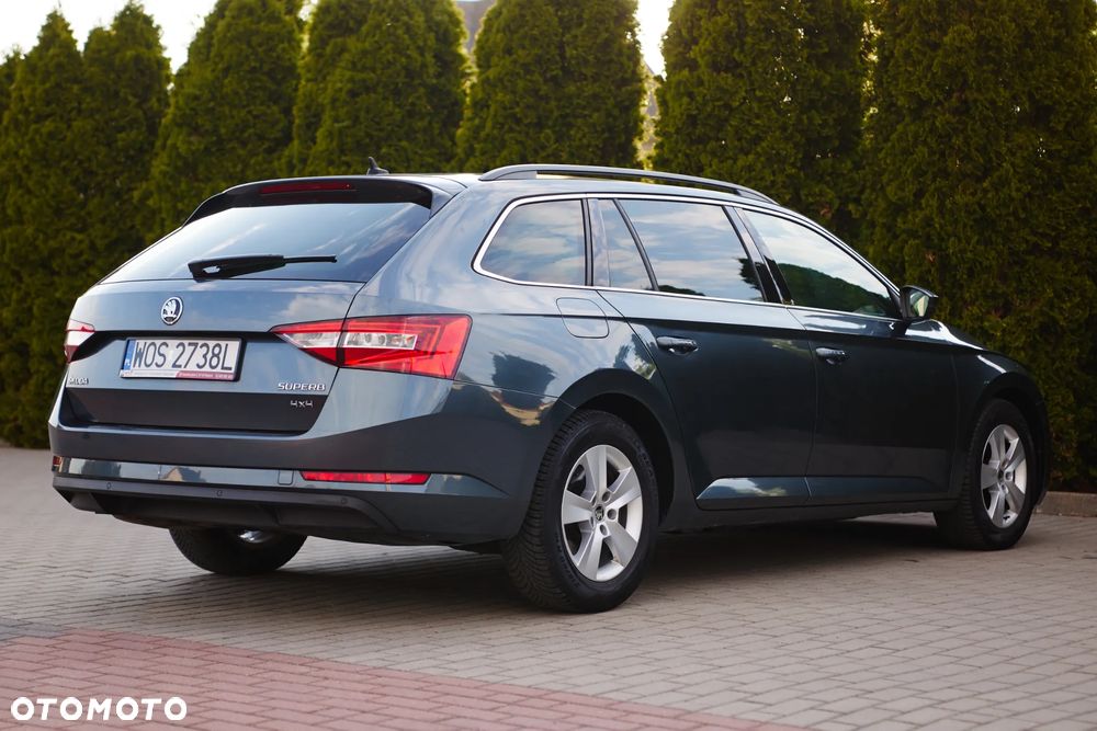 Skoda Superb 2.0 TDI 4x4 Premium Edition - 6
