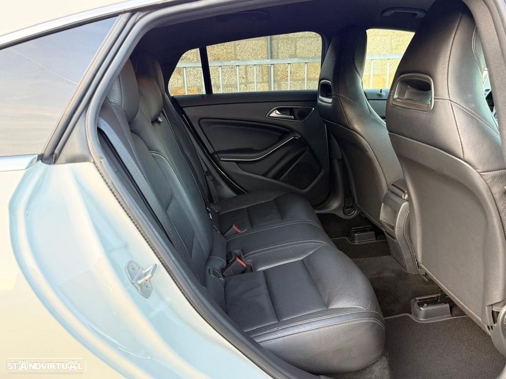 Mercedes-Benz CLA 180 d Shooting Brake Progressive - 15