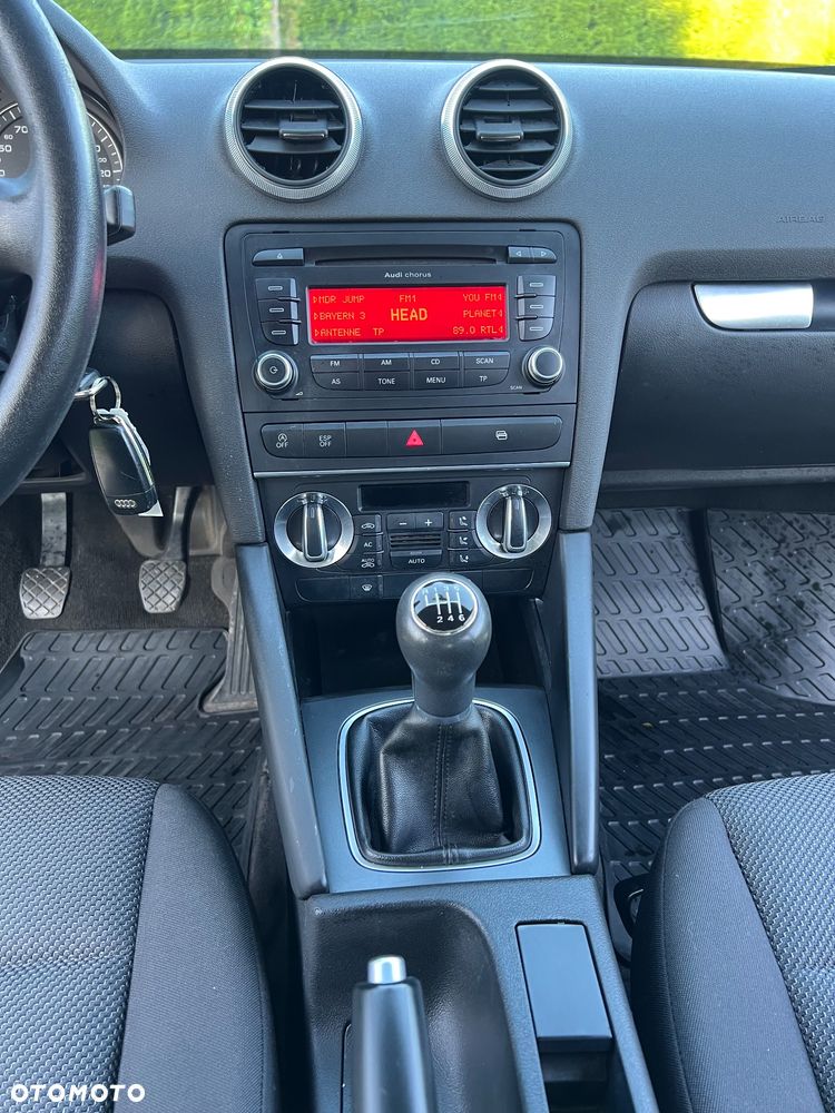 Audi A3 Sportback 1.4 TFSI Ambiente - 32