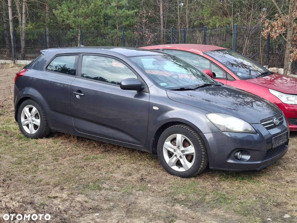 Kia Ceed - 12