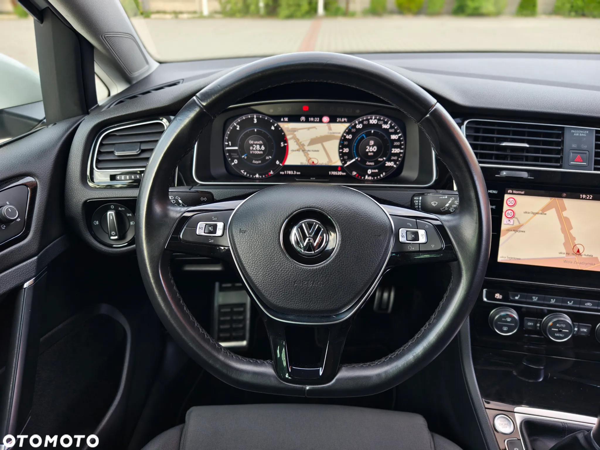 Volkswagen Golf 2.0 TDI SCR Highline - 11