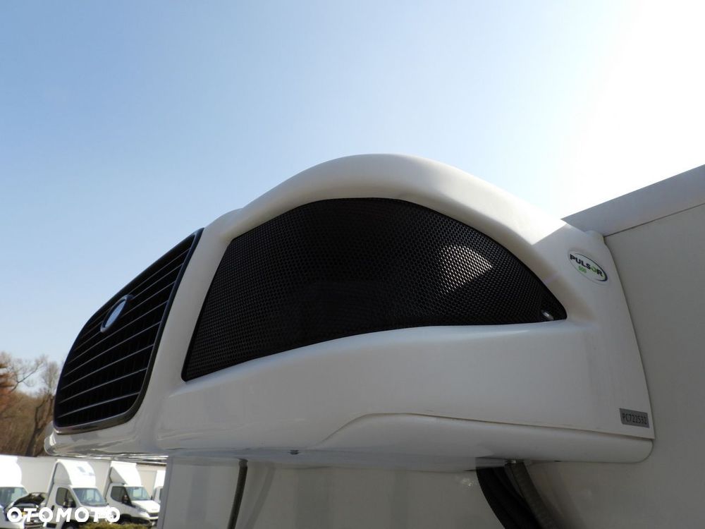 Iveco DAILY CHŁODNIA KONTENER -10*C WINDA 9 PALET ZASILANIE 230V TEMPOMAT PNEUMATYKA AUTOMAT HI-MATIC BLIŹNIACZE KOŁA KLIMATYZACJA  170KM - 17