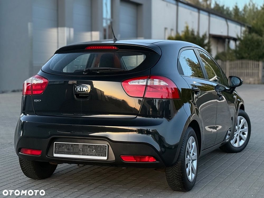 Kia Rio - 11