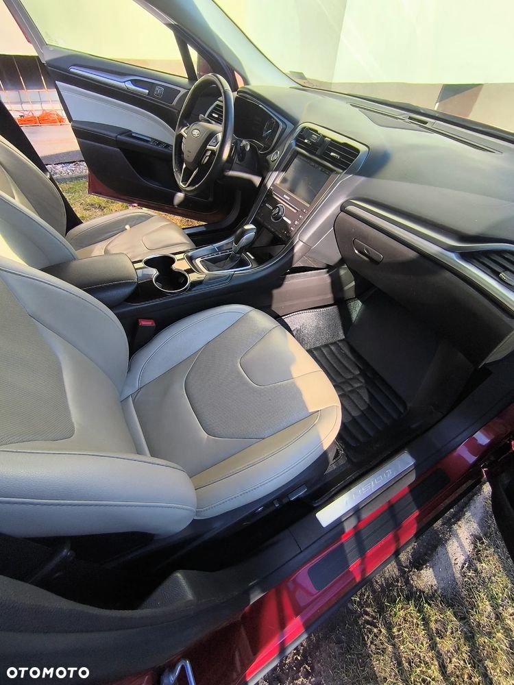 Ford Fusion - 29