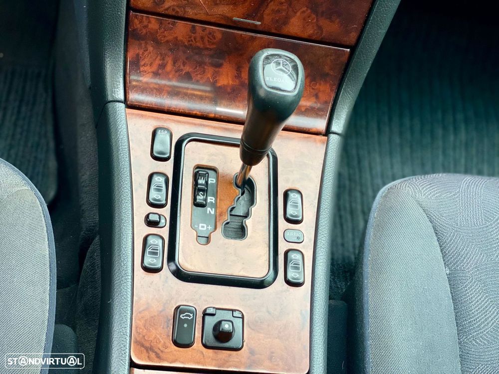 Mercedes-Benz E 220 - 19