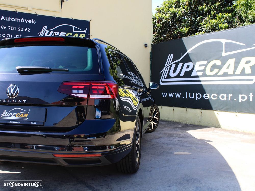 VW Passat Variant 2.0 TDI Business DSG - 17