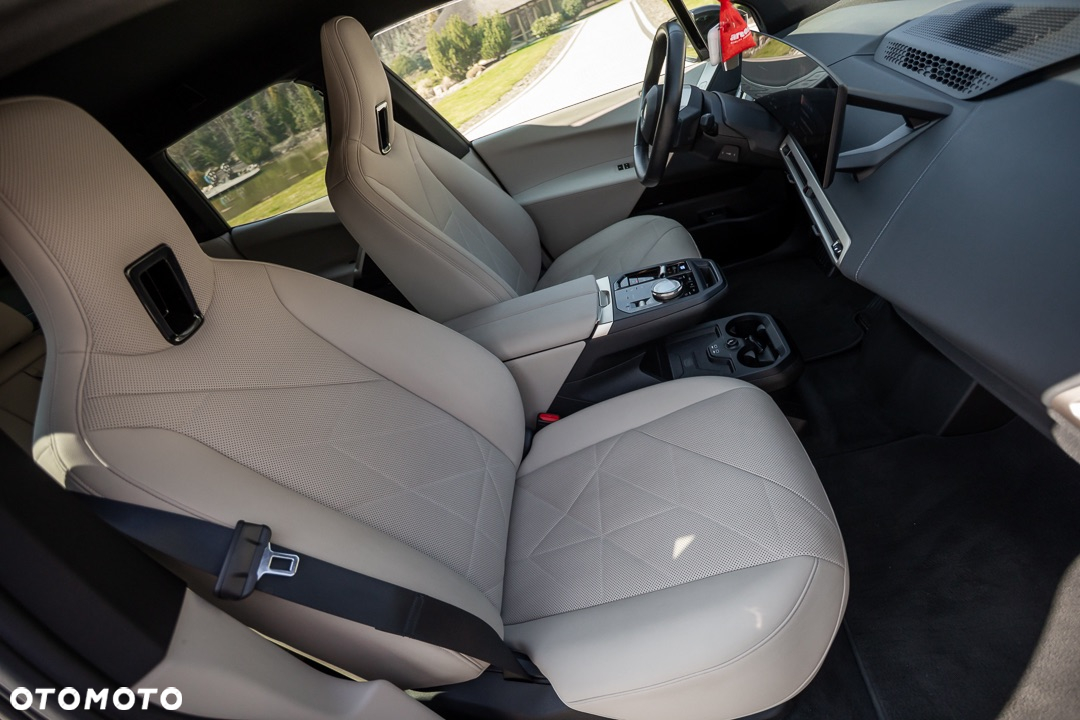BMW iX xDrive40 76.6kWh - 19