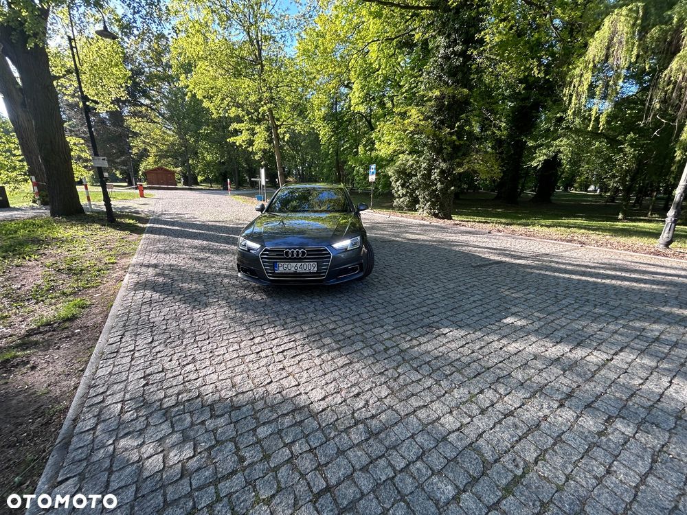Audi A4 Avant 2.0 TDI S tronic quattro design - 4