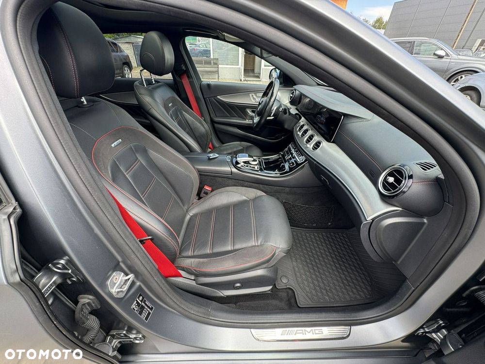 Mercedes-Benz Klasa E AMG 43 4Matic 9G-TRONIC - 33