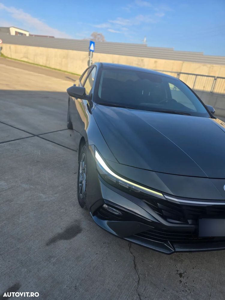 Hyundai Elantra 1.6 l 123 CP CVT Highway - 1