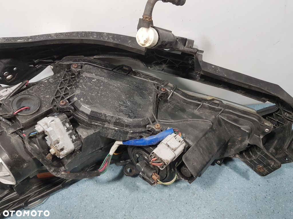 SUBARU OUTBACK IV REFLEKTOR PRAWY XENON EU - 5
