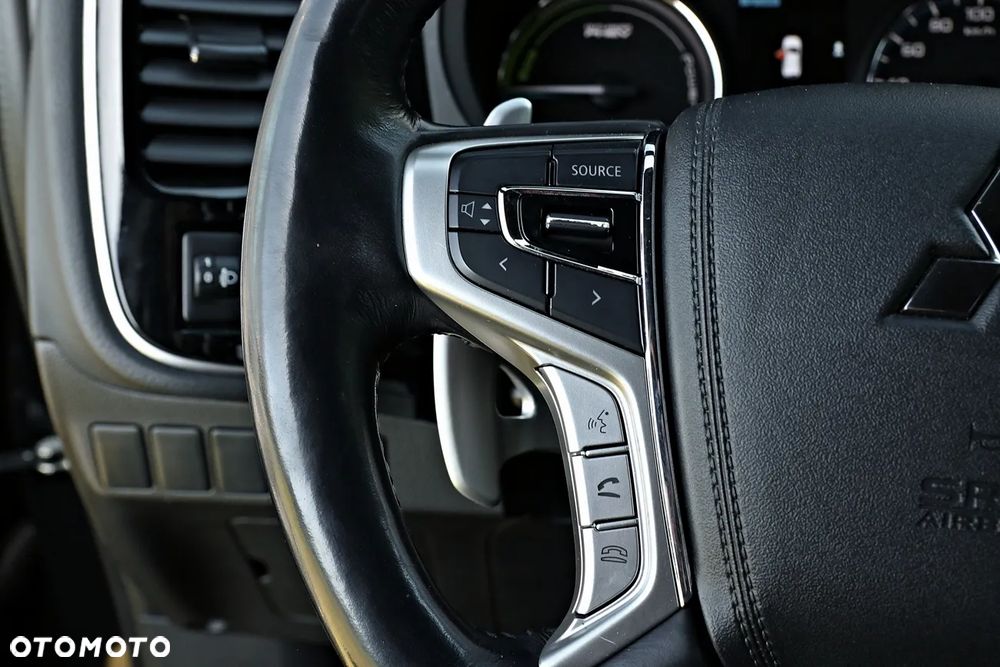 Mitsubishi Outlander - 26