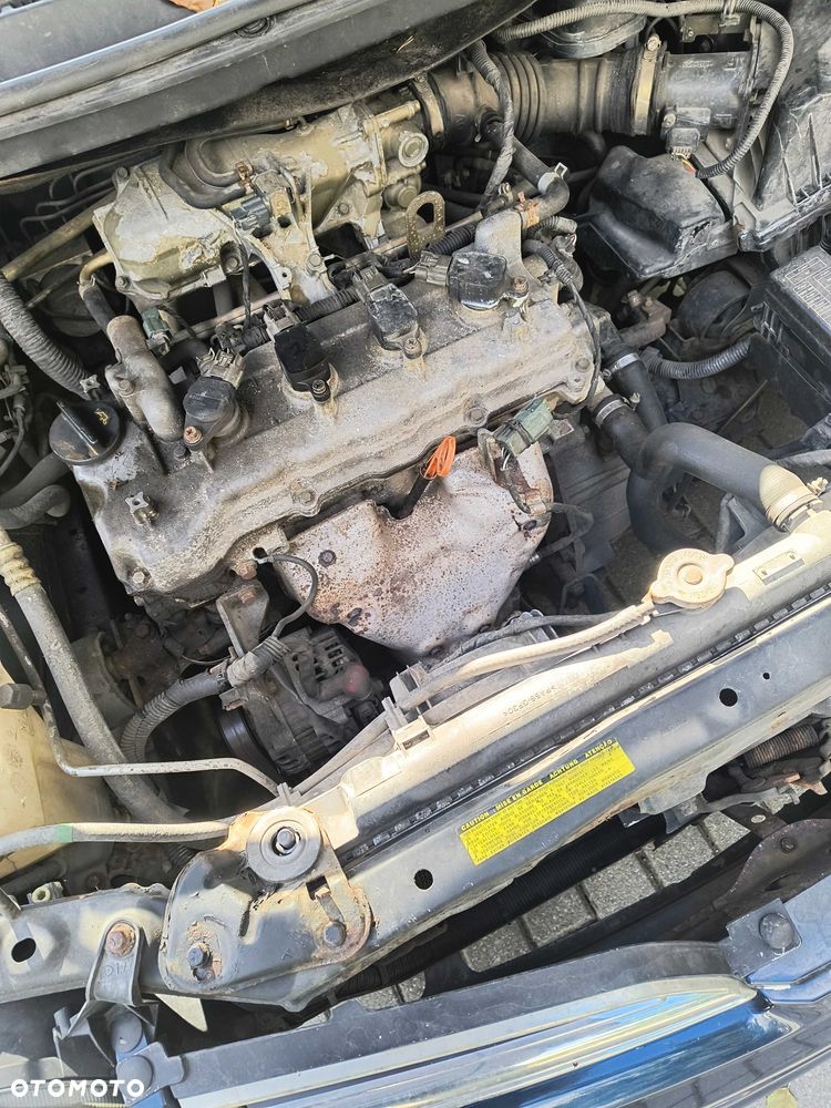 Nissan Almera Tino - 6
