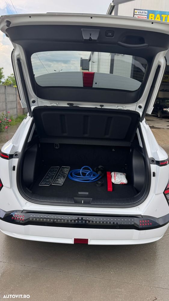 Hyundai KONA - 10