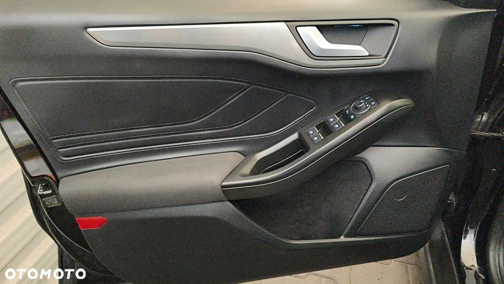 Ford Focus 1.0 EcoBoost mHEV Titanium X - 16