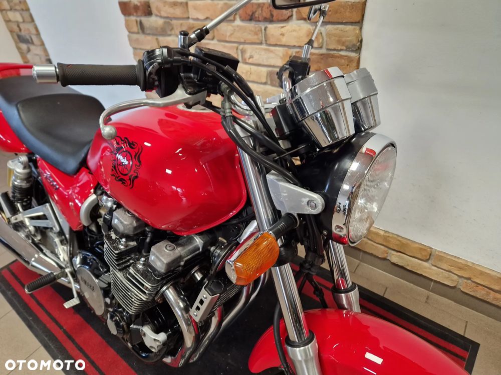 Yamaha XJR - 35