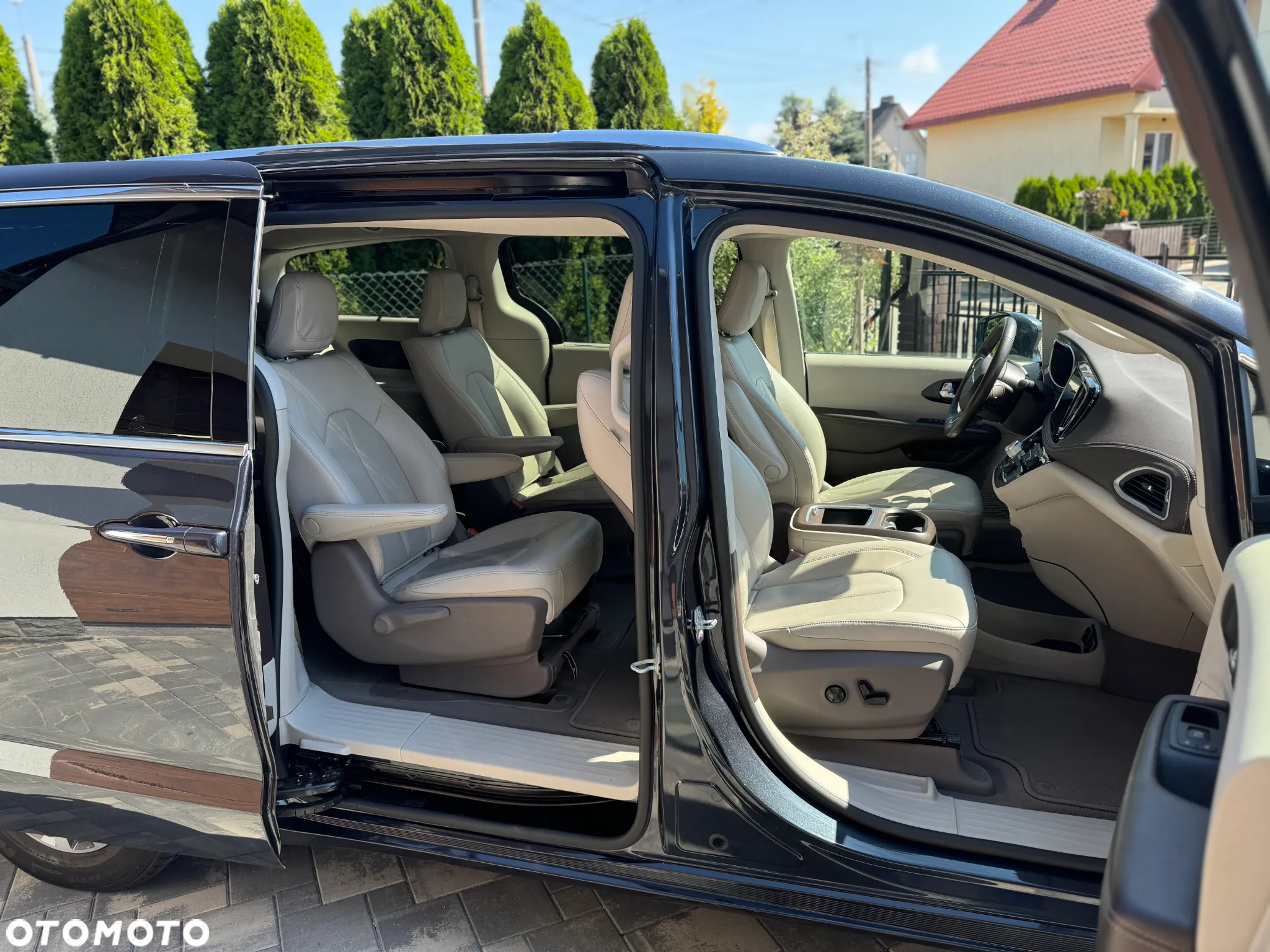 Chrysler Pacifica - 5