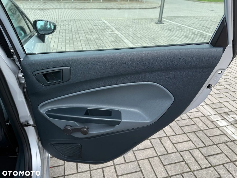 Ford Fiesta 1.25 Ambiente - 17