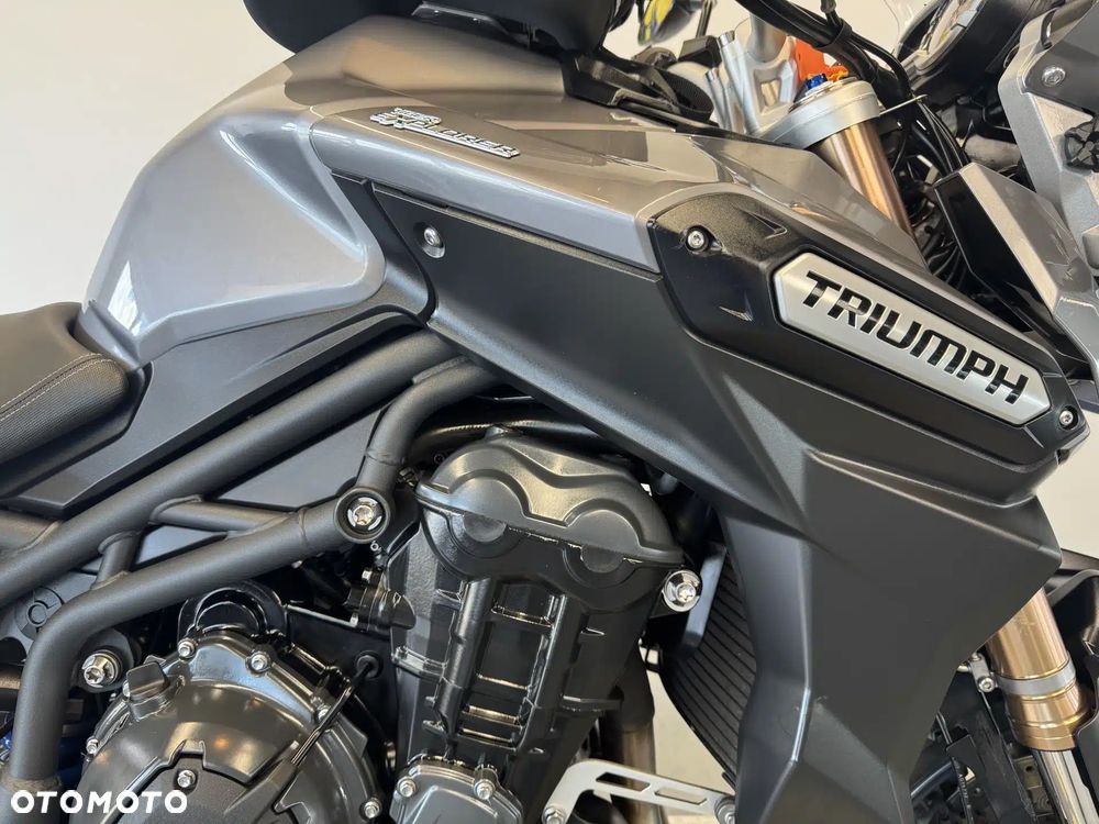 Triumph Tiger - 12