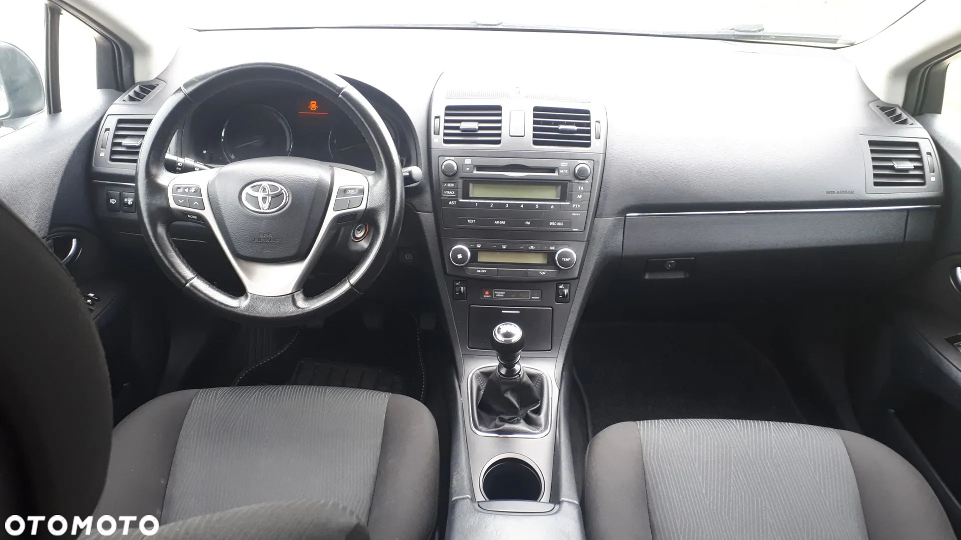 Toyota Avensis 1.6 Luna - 12