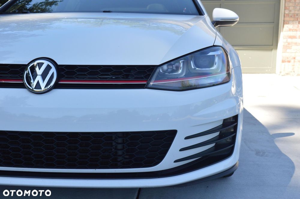 Volkswagen Golf GTI (BlueMotion Technology) DSG - 11