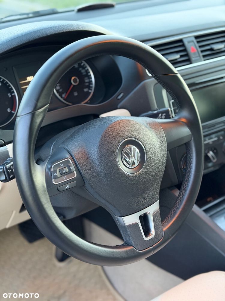 Volkswagen Jetta 2.0 TDI DSG Highline - 15