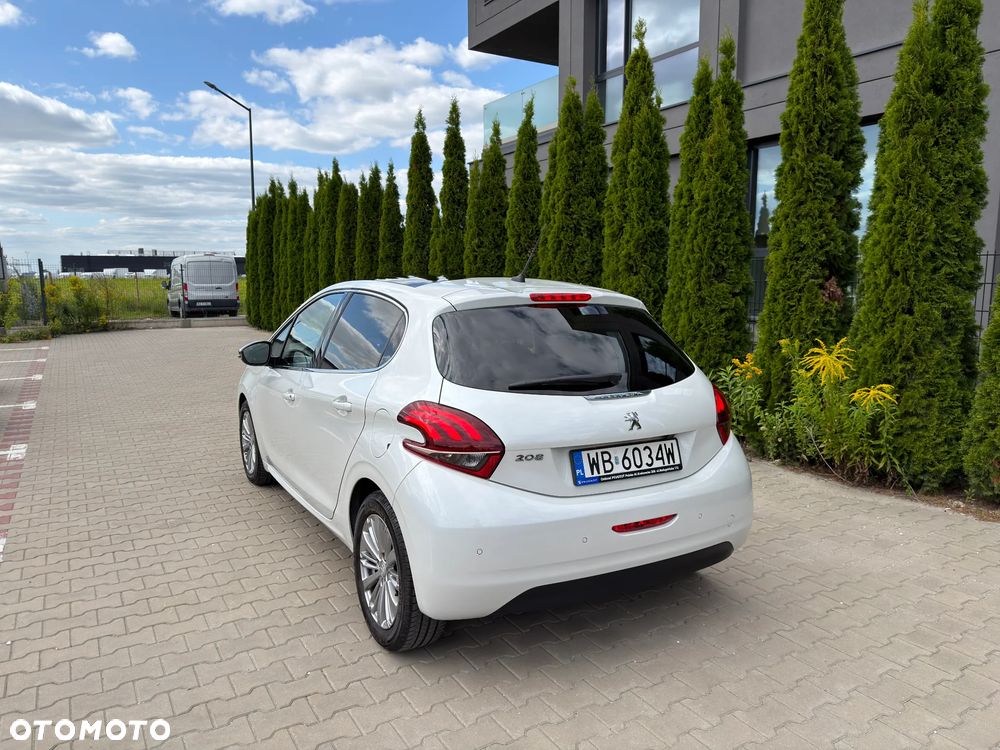 Peugeot 208 1.2 PureTech Allure S&S EAT6 - 6