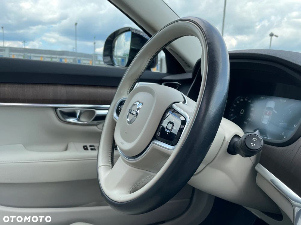 Volvo V90 Cross Country B5 D AWD Pro - 25