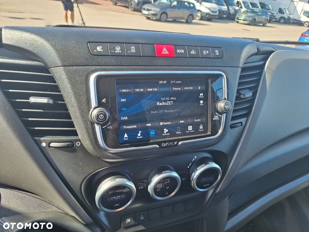 Iveco Daily 35S18 HiMatic furgon 16m blaszak automat FV23% MAXI - 14