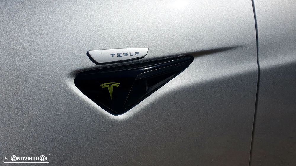 Tesla Model S - 7