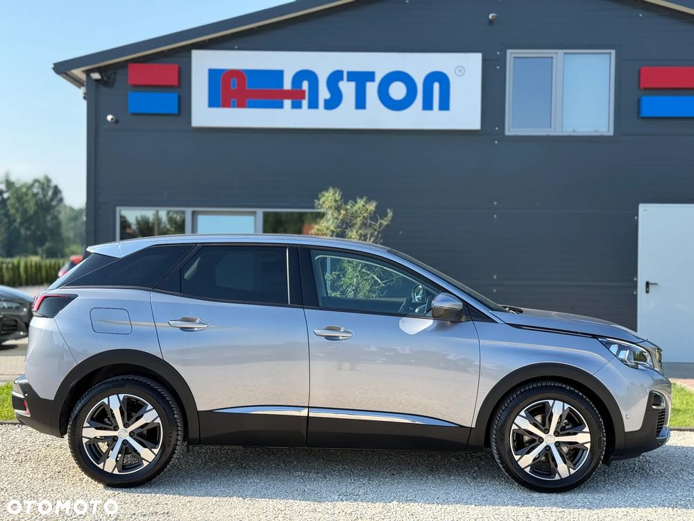Peugeot 3008 1.2 PureTech Allure S&S - 9
