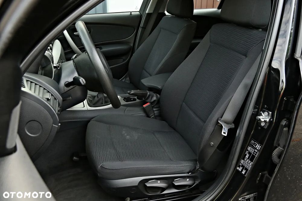 BMW Seria 1 116i - 31