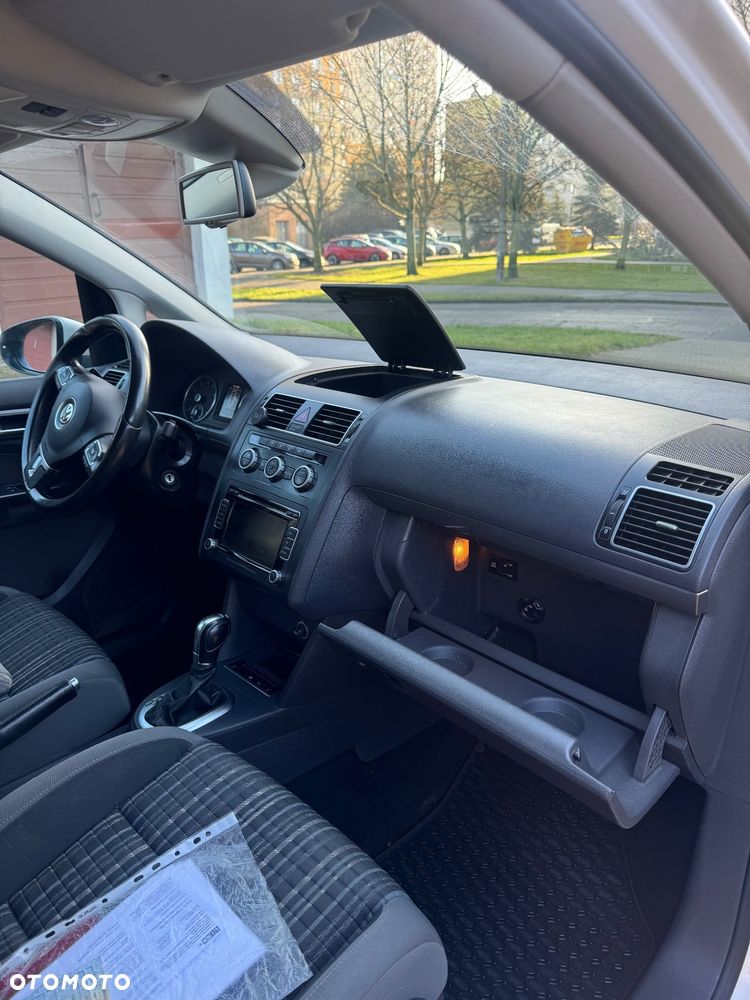 Volkswagen Touran - 19