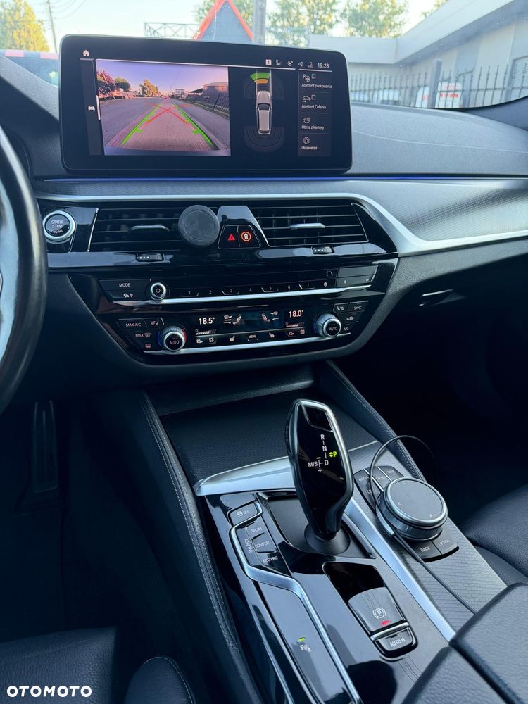 BMW Seria 5 520d xDrive M Sport Edition - 7