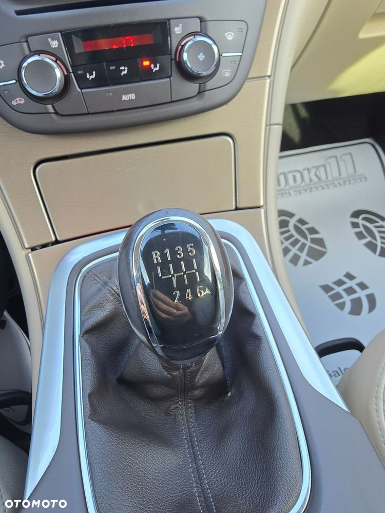 Opel Insignia - 36