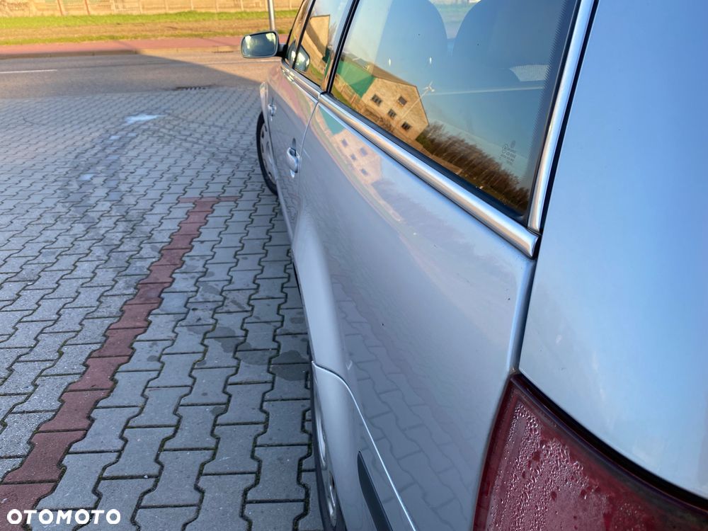 Volkswagen Passat - 8