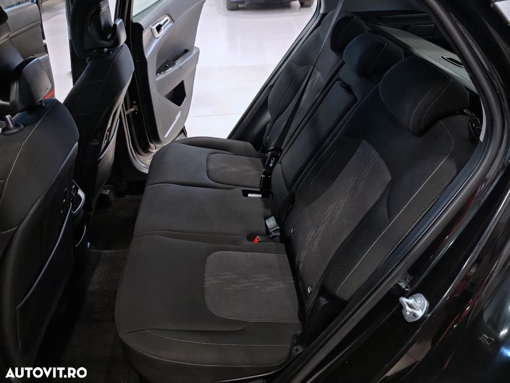 Kia Sportage 1.6 T-GDI HEV 6AT 4x2 Style - 29