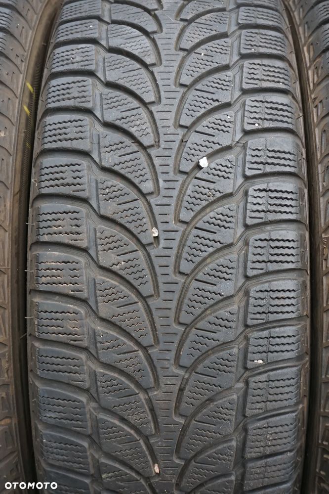 215 70 16 Bridgestone blizzak LM80evo - 4