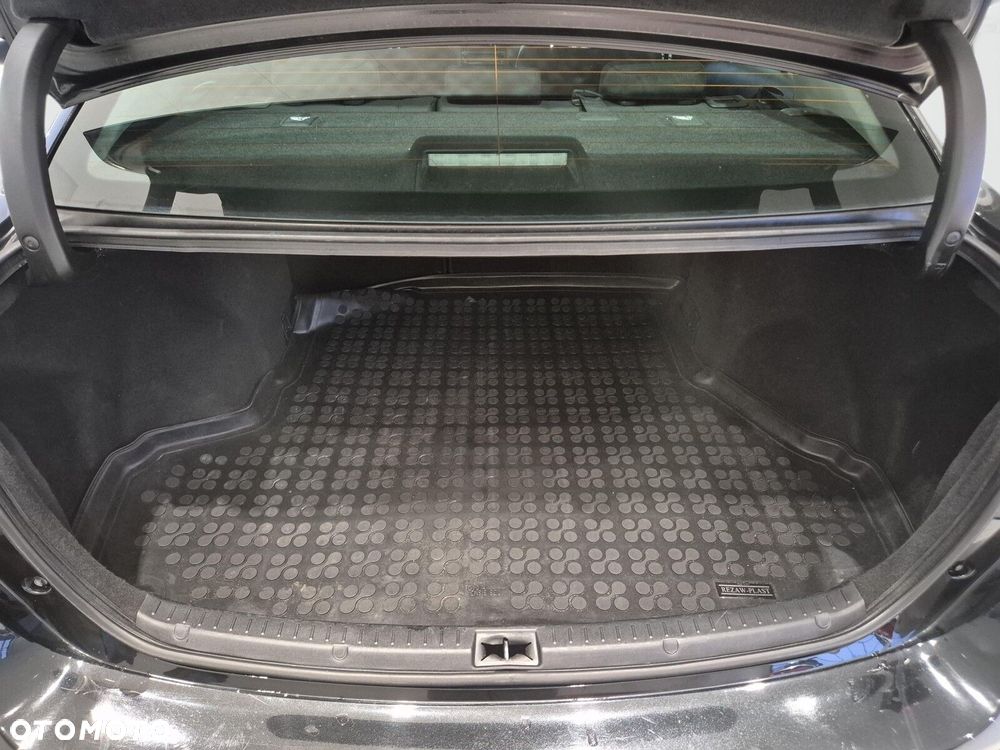 Toyota Avensis 1.6 D-4D Active - 22