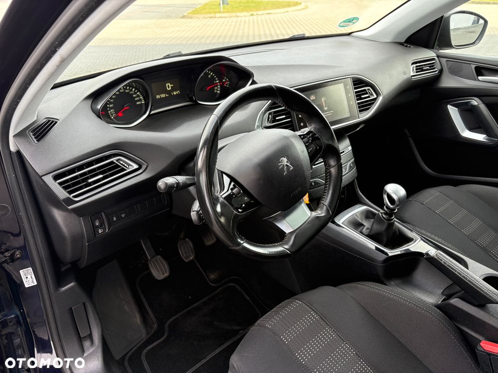 Peugeot 308 1.6 BlueHDi Allure S&S - 13