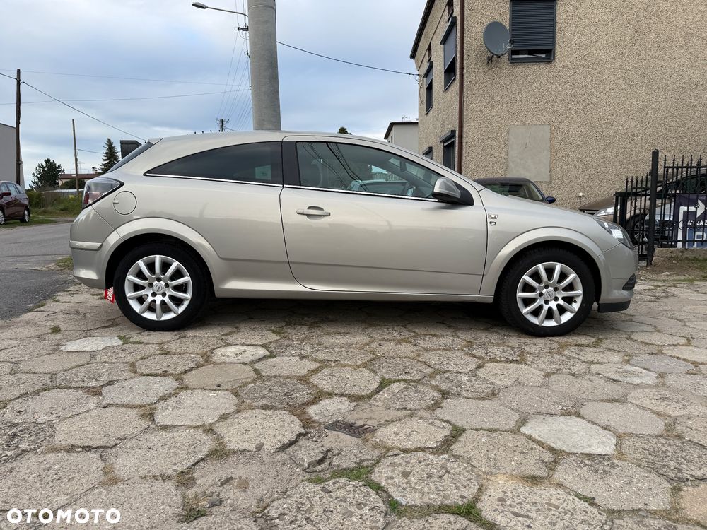Opel Astra III GTC 1.6 111 - 8