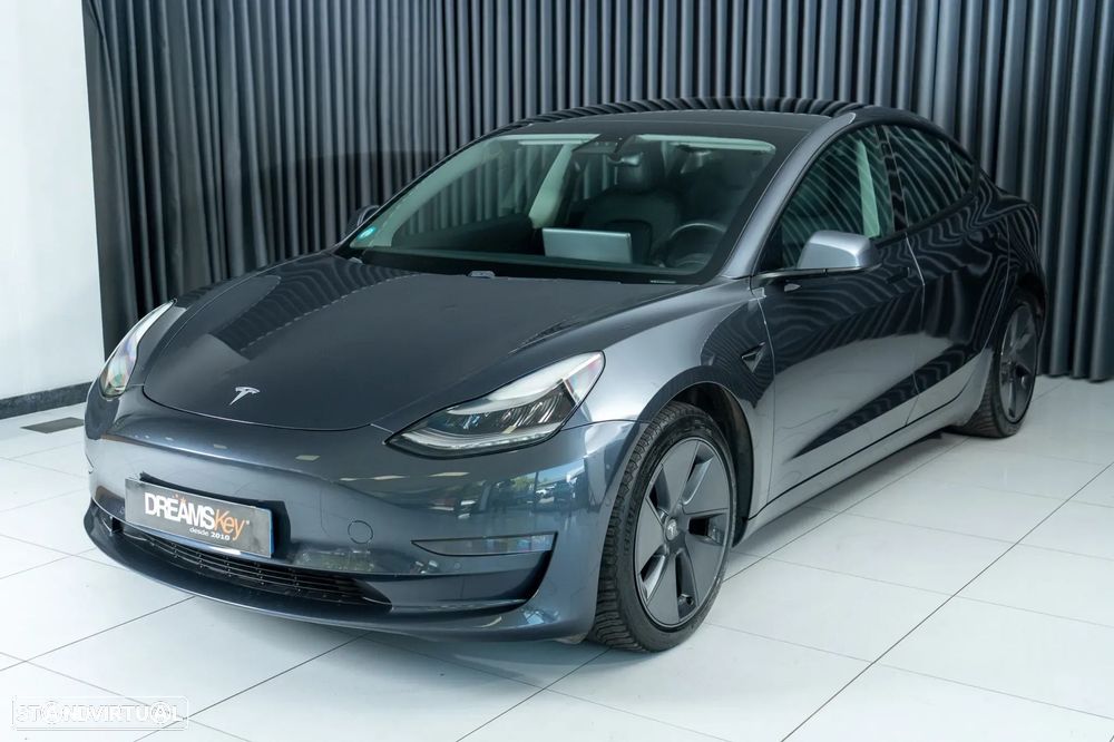 Tesla Model 3 - 10