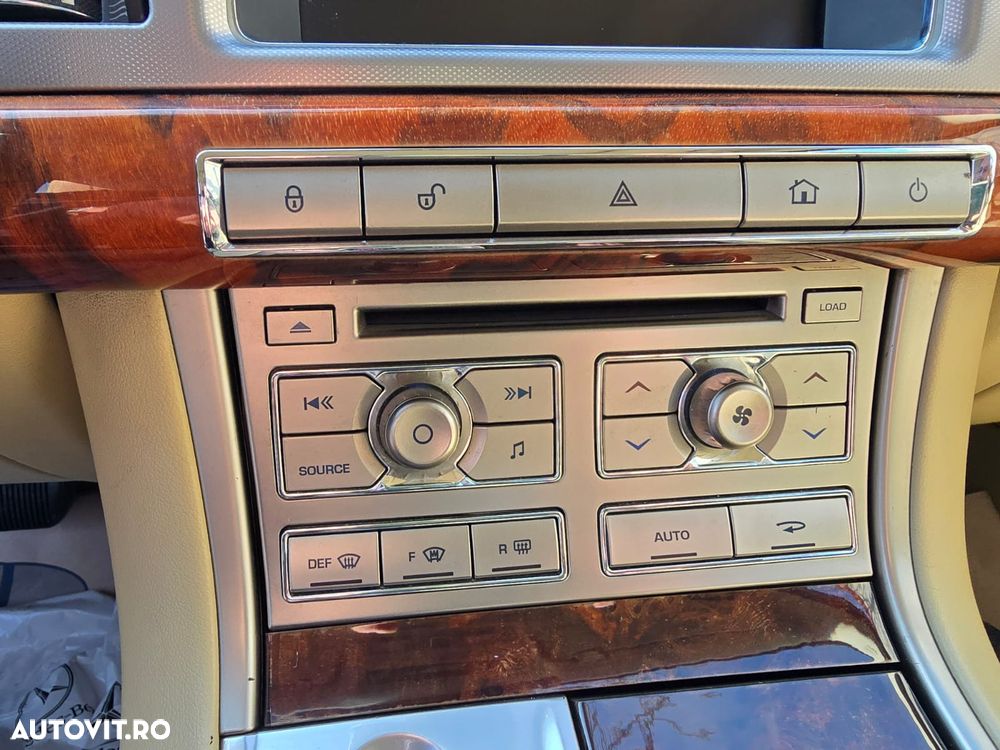 Jaguar XF 3.0 V6 Premium Luxury - 19