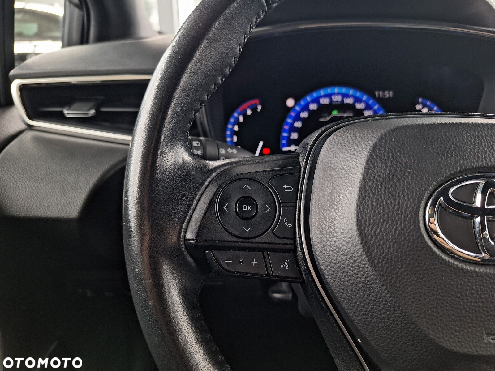Toyota Corolla 1.8 Hybrid Comfort - 33