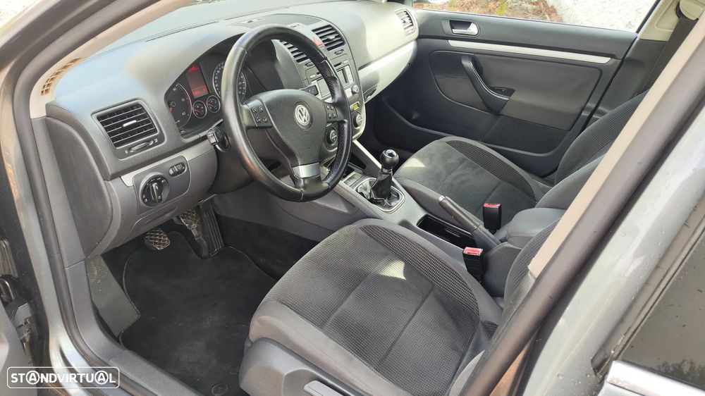 VW Jetta 1.9 TDi BlueM. Confortline - 7