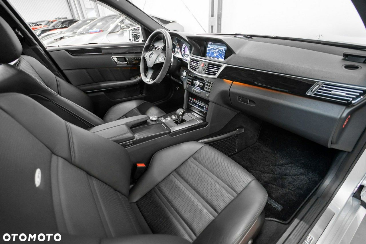 Mercedes-Benz Klasa E 63 AMG AMG Speedshift 7G-MCT - 23