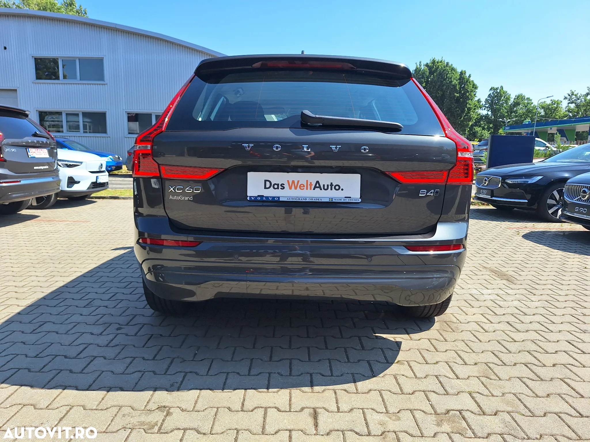 Volvo XC 60 B4 MHEV AWD Momentum Pro - 13