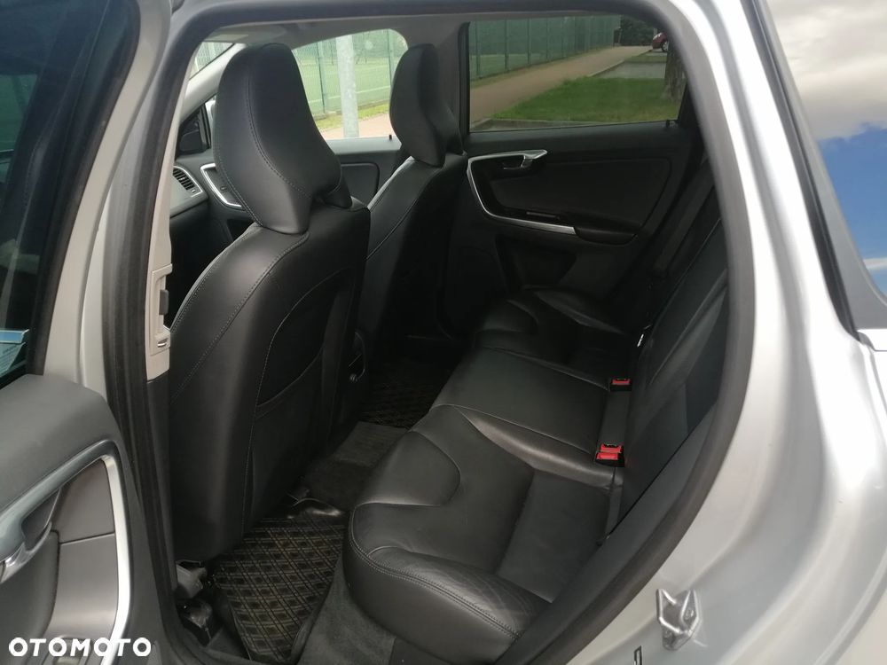 Volvo XC 60 T5 AWD Momentum EU6 - 8